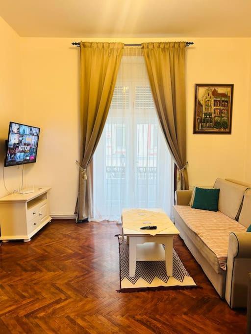Hidden Gem In The Old Town Apartment Timisoara Exterior photo